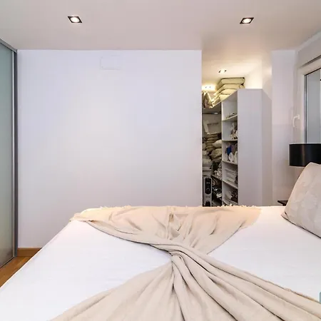 Apartment Luxurious Beachside In The Heart Of Puente Marbella