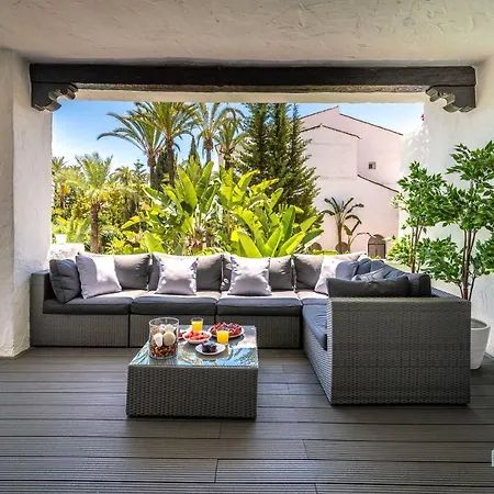 Apartment Luxurious Beachside In The Heart Of Puente Marbella
