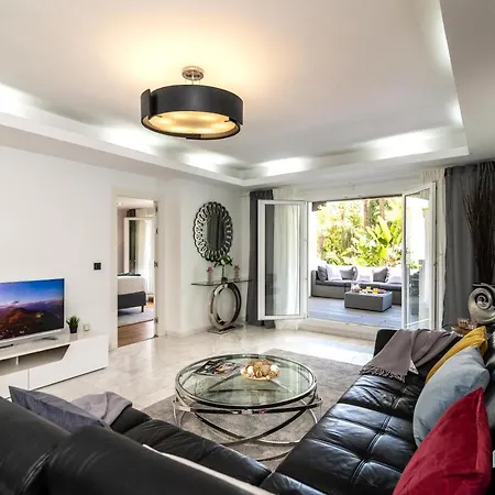 Luxurious Beachside In The Heart Of Puente Apartment