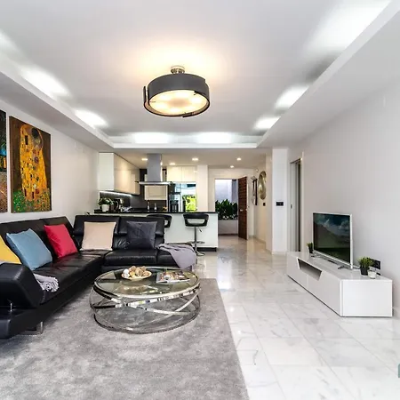 Apartment Luxurious Beachside In The Heart Of Puente