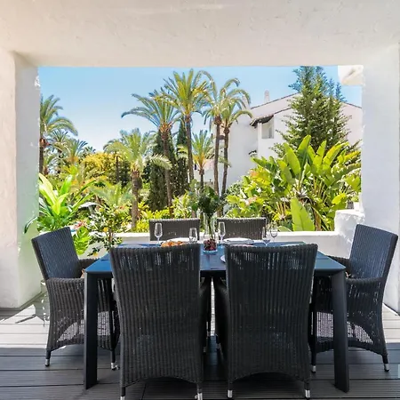 Apartment Luxurious Beachside In The Heart Of Puente Marbella